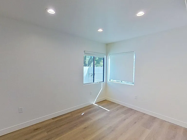 829 N Garfield St — Photo 27