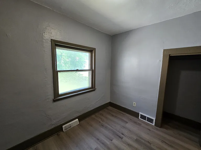 519 Adams St — Photo 10