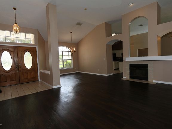 3rd image of 3580 Barrel Springs Dr