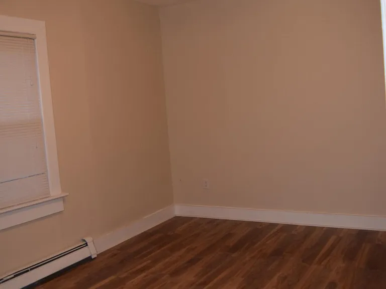 99 Leroy Pl — Photo 8