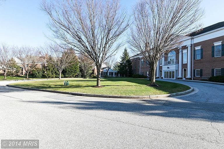 1st image of 204 Brightwood Club Dr