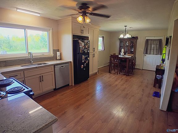 5th image of 314 Hickory St