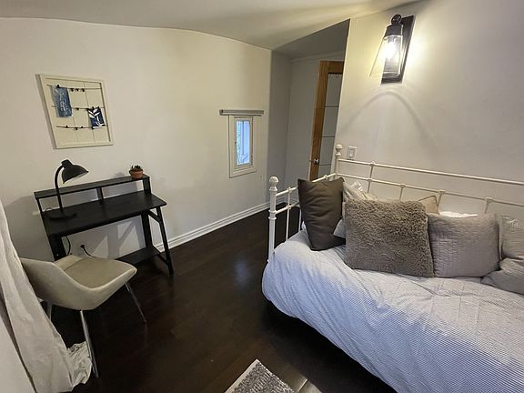 3rd image of 213 7a St NE