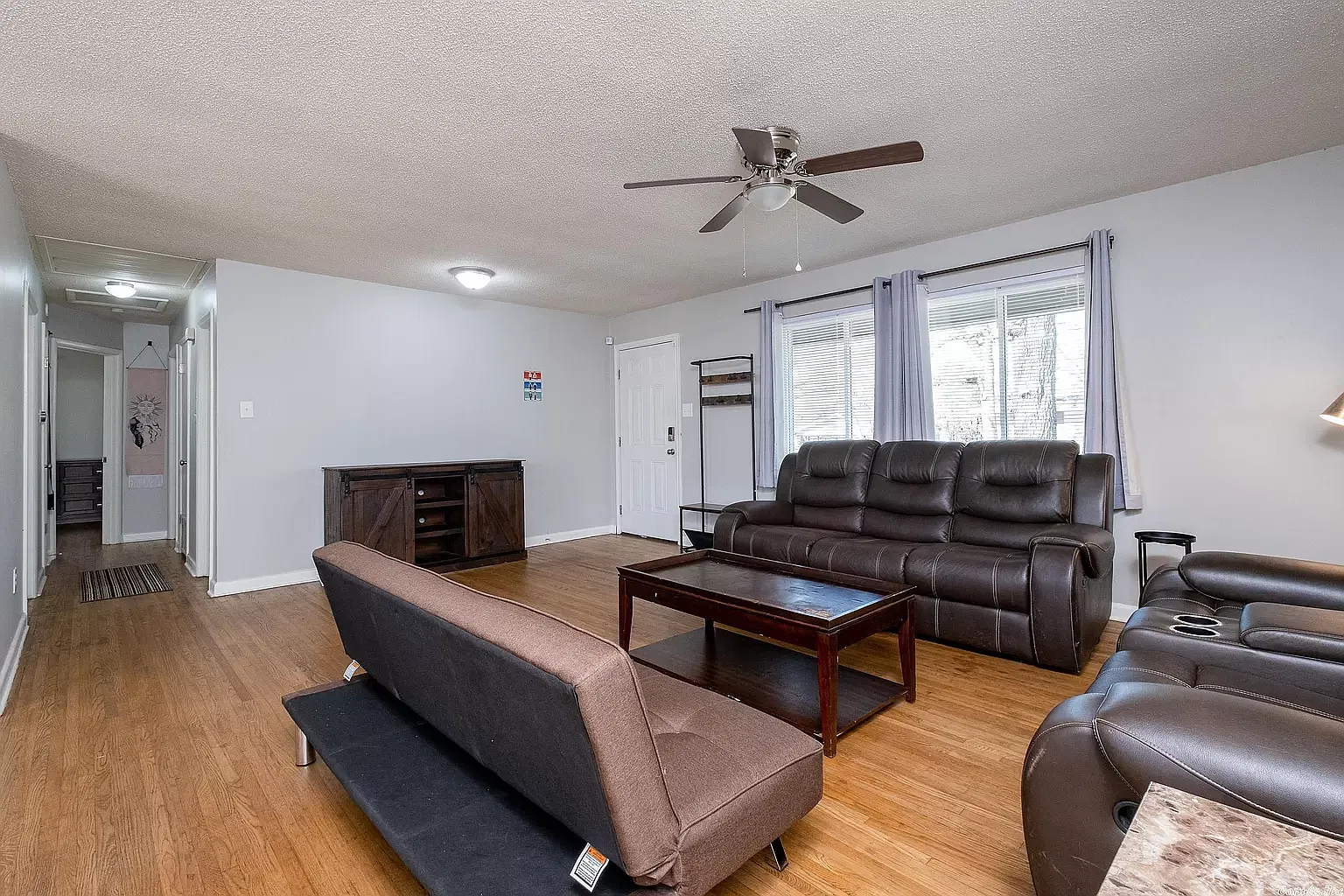 2 bed, 1063 sqft, $1,300 — Photo 4
