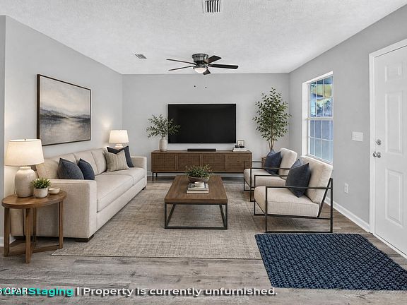 5th image of 300 Azalea St