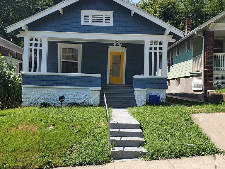 438 N Drury Ave — Photo 6