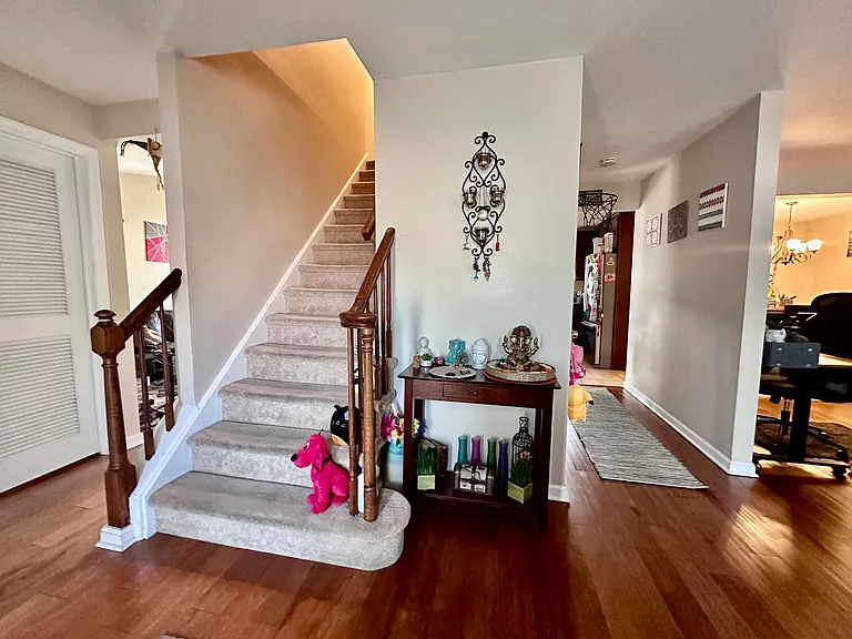 157 Woodbury Rd — Photo 6