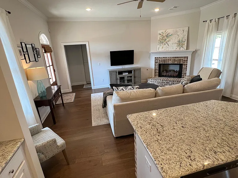 150 Chartleigh Cir — Photo 5