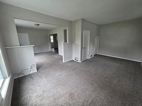 4th image of 31 W Weber St