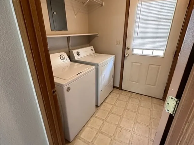 822 E Prairie Hill Dr — Photo 6