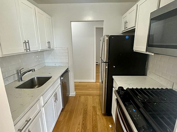 4th image of 555 E 78th St APT 5B