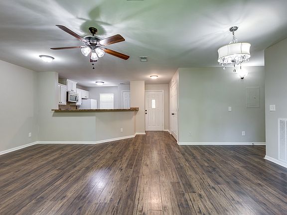 5th image of 2705 Kennedy Ct