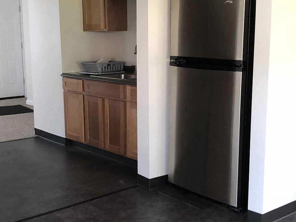 2nd image of 3493 Broadway St