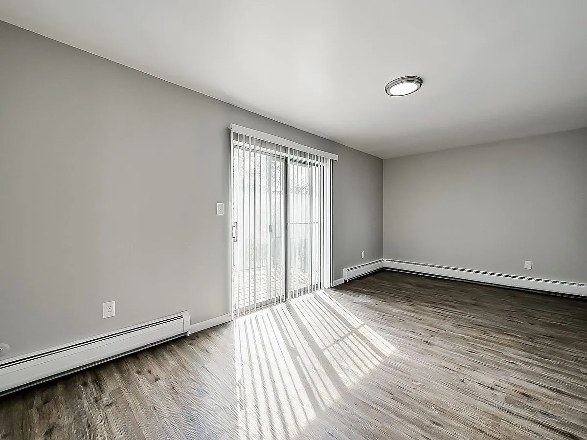 Building Photo - 149 Huronview Ct