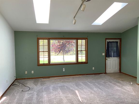 3rd image of 7395 Crestwood Dr