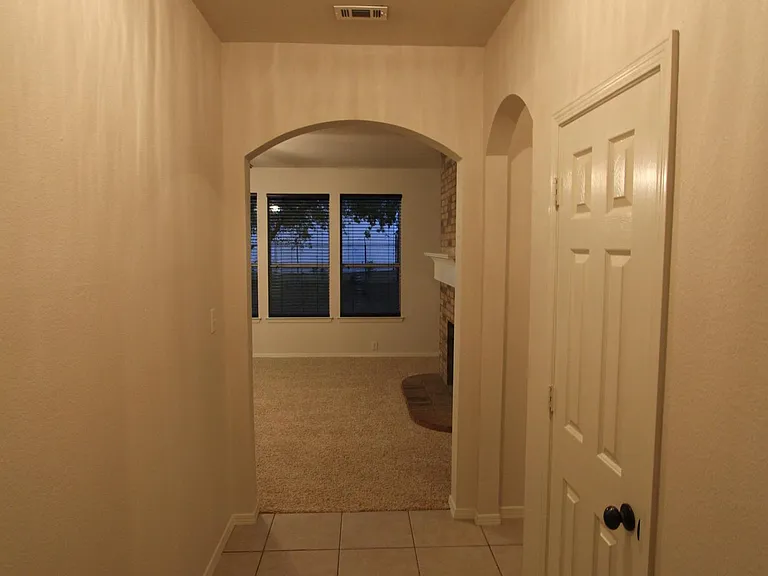 1017 Porter Pl — Photo 4