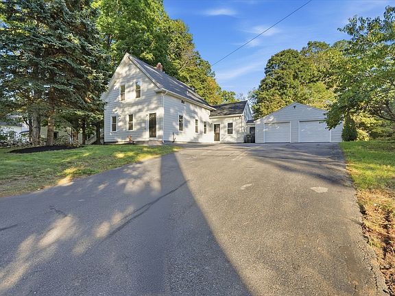 2nd image of 384 Mill St