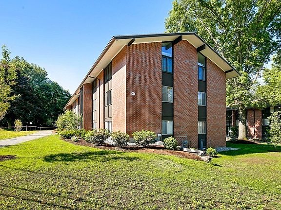 2nd image of 3 Longwood Dr #108