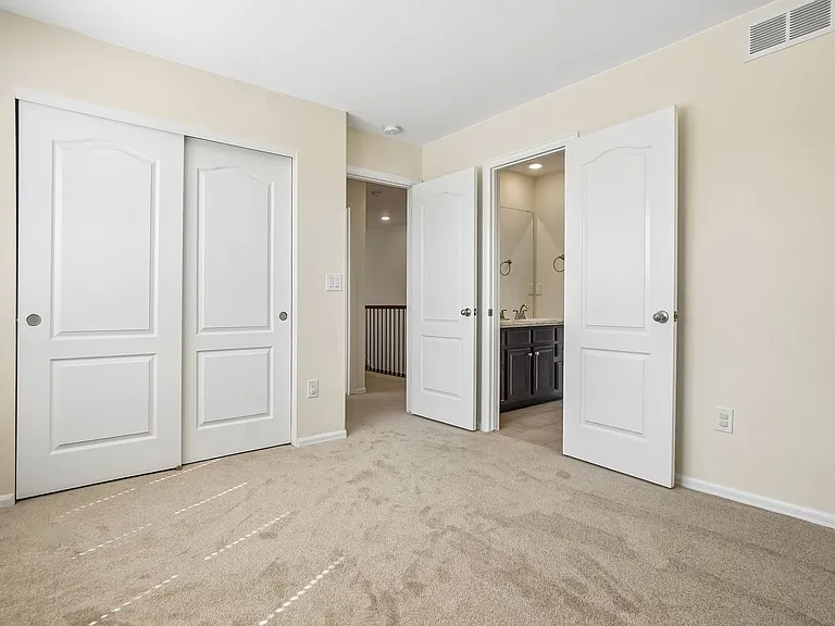 15017 Chicago St — Photo 35
