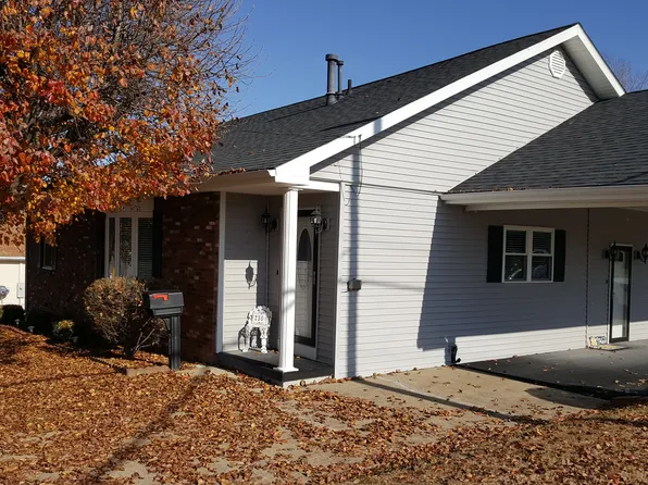 230 Marshall St, Harrisburg, IL 62946