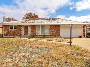 9706 Grantview Dr, Saint Louis, MO 63123