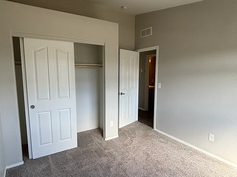 808 Four Winds Cir — Photo 13
