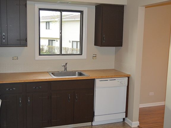 5th image of 1108 Stonington Ct