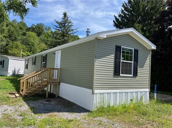 2037 Hemstreet Rd, East Aurora, NY 14052
