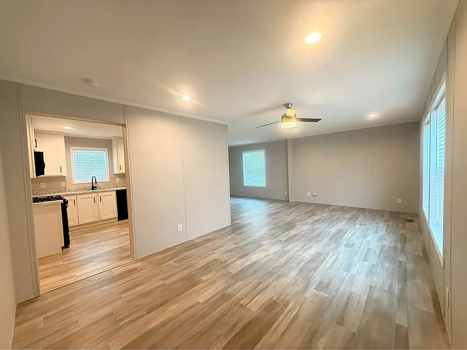 Building Photo - 29800 Guilford Cir #435