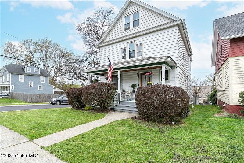 2nd image of 855 7th Avenue