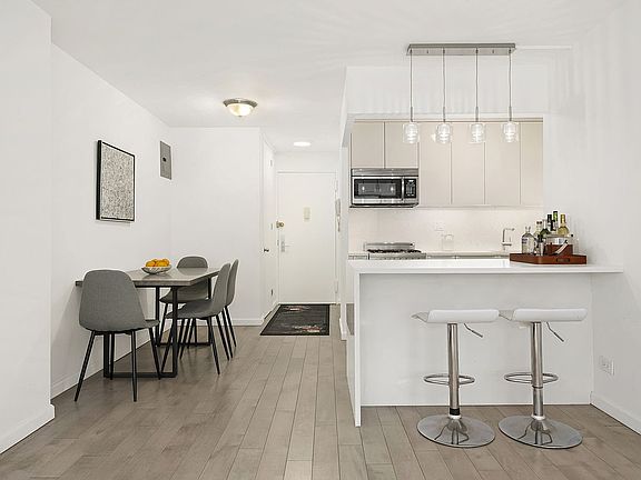 2nd image of 16 W 16th St APT 6ES