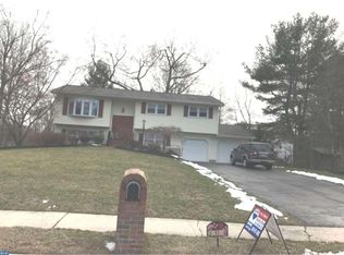 51 Woodland Dr, East Windsor, NJ 08520