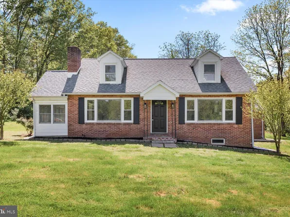 6166 Lake Rd, York, PA 17403