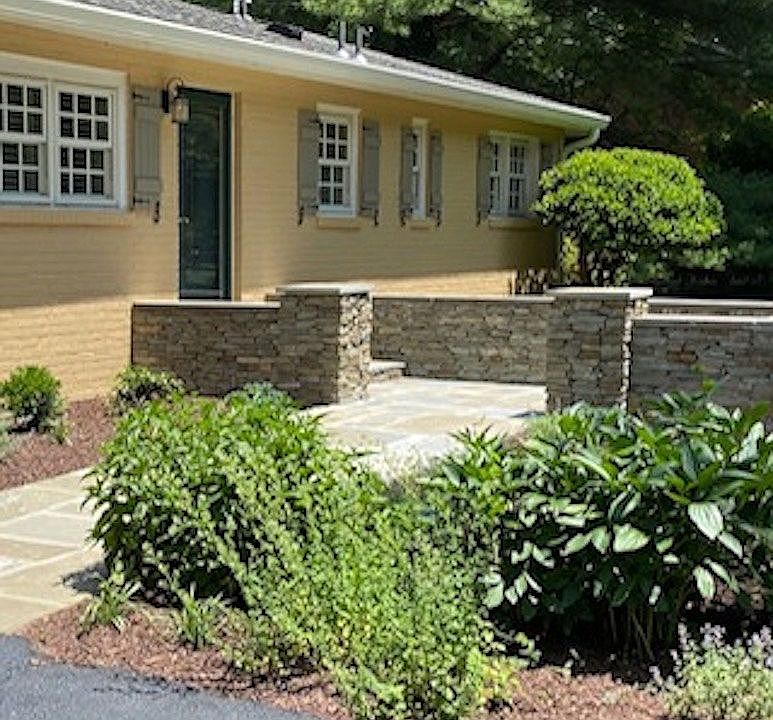 2nd image of 19219 Youngs Cliff Rd