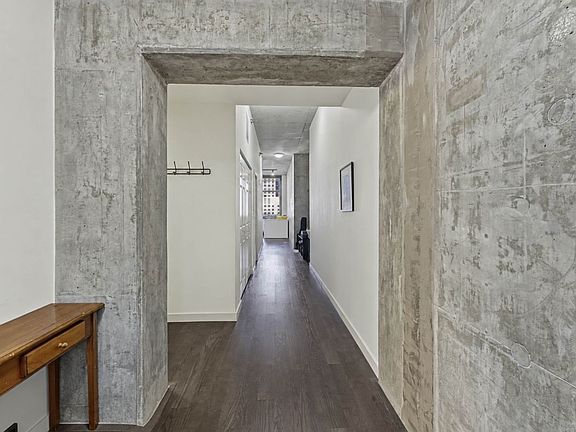 5th image of 235 W Van Buren St Unit 2020