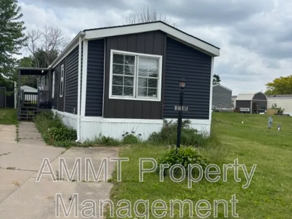 1735 Blackhawk Dr, Marion, IA 52302