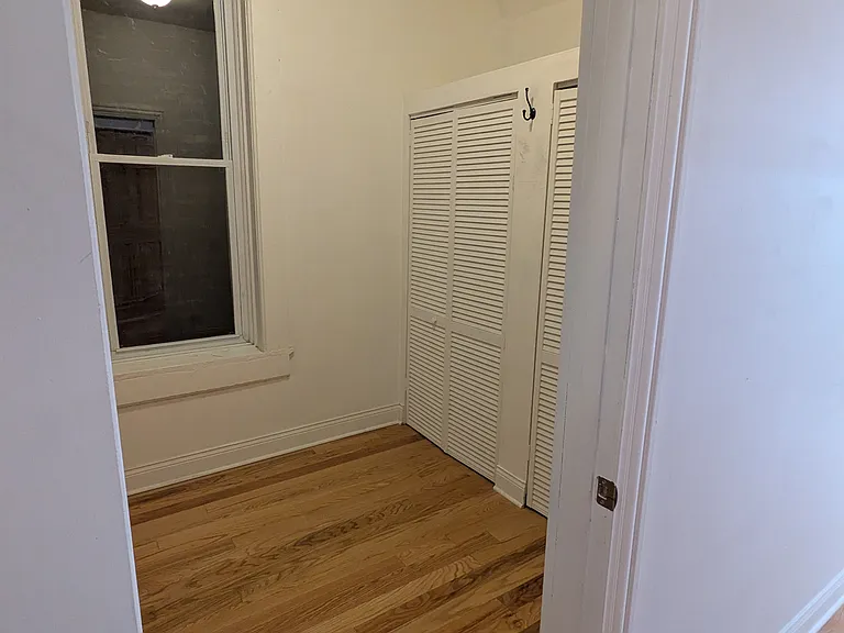 1806 S Carpenter St #1 — Photo 8