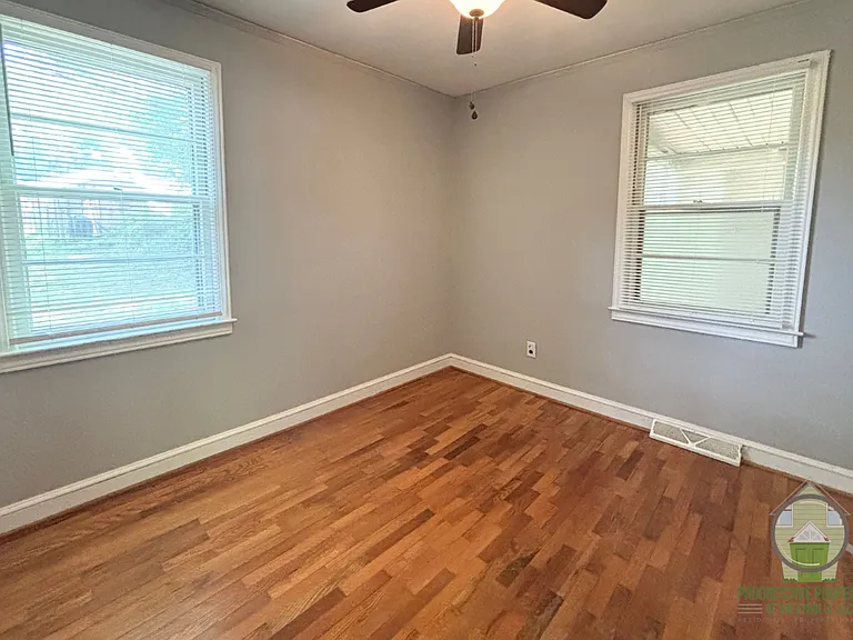 206 Von Hollen Dr — Photo 9