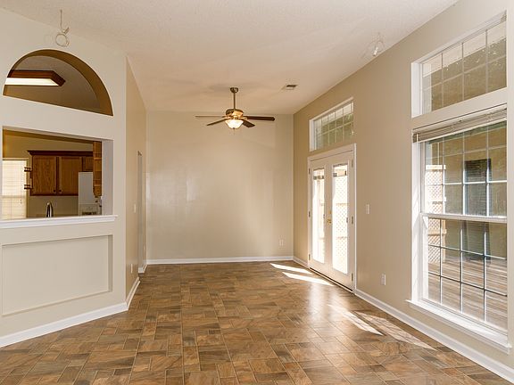 4th image of 3015 Edmonton Pl