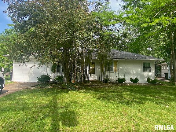 2nd image of 207 S Dixon Ave