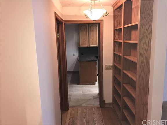 5th image of 11910 Weddington St Unit 303