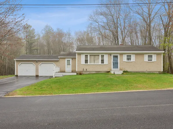 8 Plummer Lane, Kennebunk, ME 04043