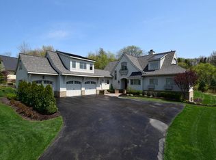 5821 Manchester Hills Dr SE, Grand Rapids, MI 49546