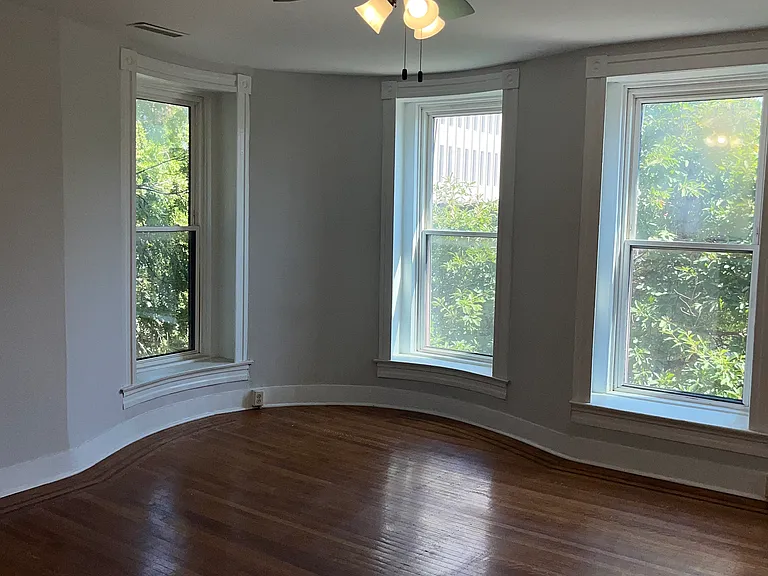 2646 N Charles St — Photo 15