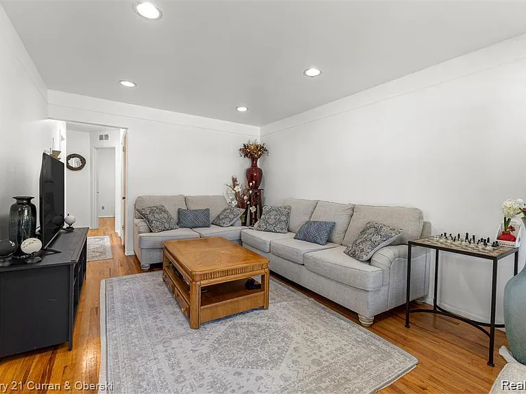 3927 Monroe St — Photo 5
