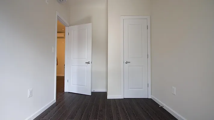 Rented by Nooklyn NYC LLC | media 18