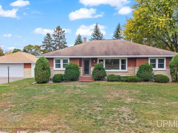 4375 Menominee St, Quinnesec, MI 49876