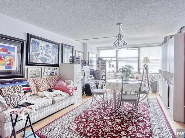 7004 JFK Blvd E Boulevard #20E, Guttenberg, NJ 07093