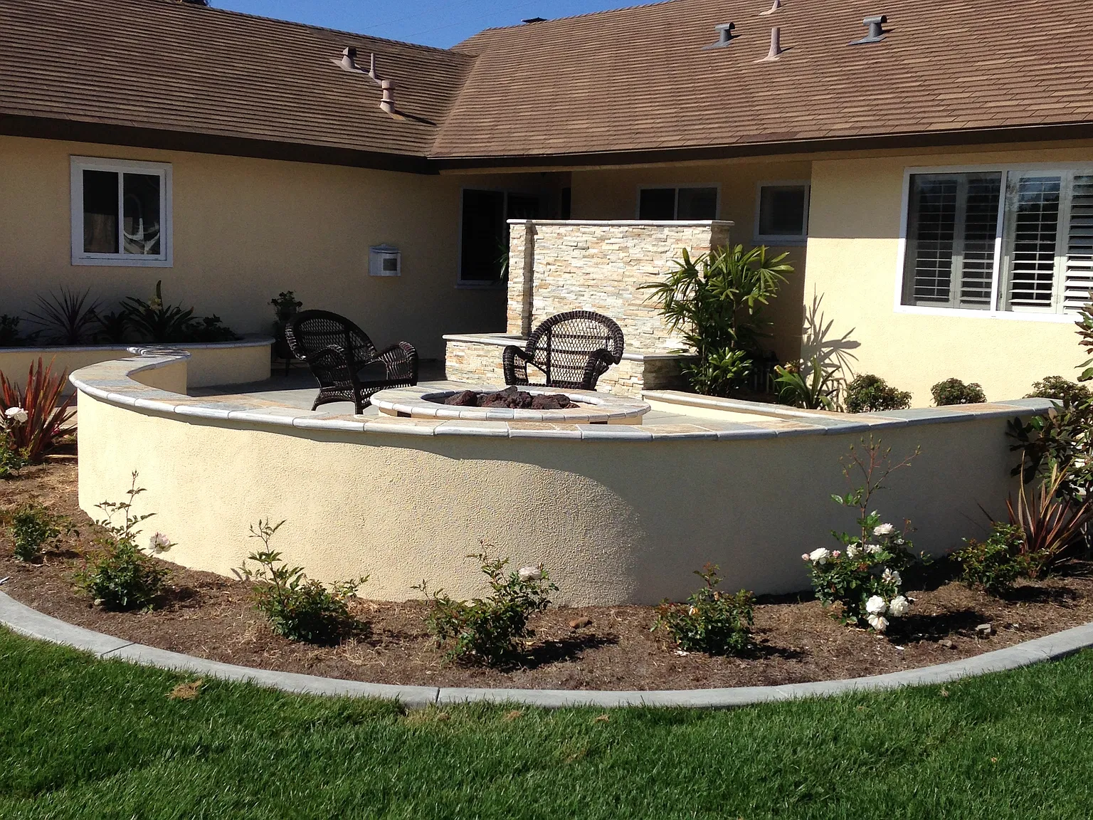 3 bed, 1321 sqft, $4,900 — Photo 2