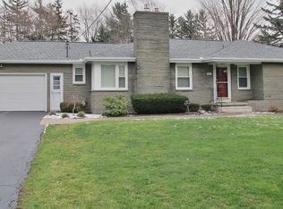 194 Locust Hill Dr, Rochester, NY 14618